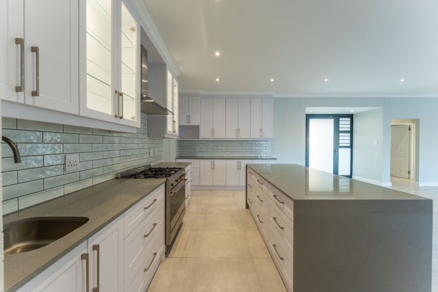 3 Bedroom Property for Sale in Wavecrest Eastern Cape